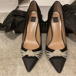 White House black market Pearl accent Laurie pump 8.5